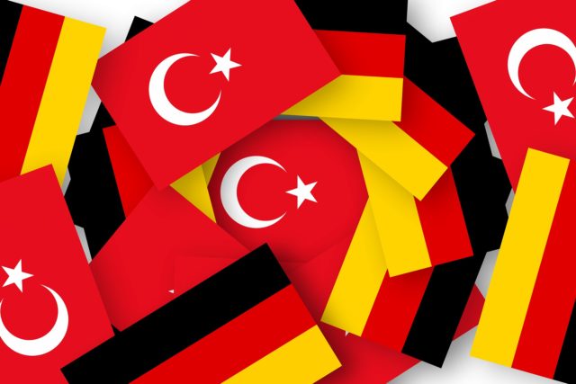 Deutsch-türkische Flaggen